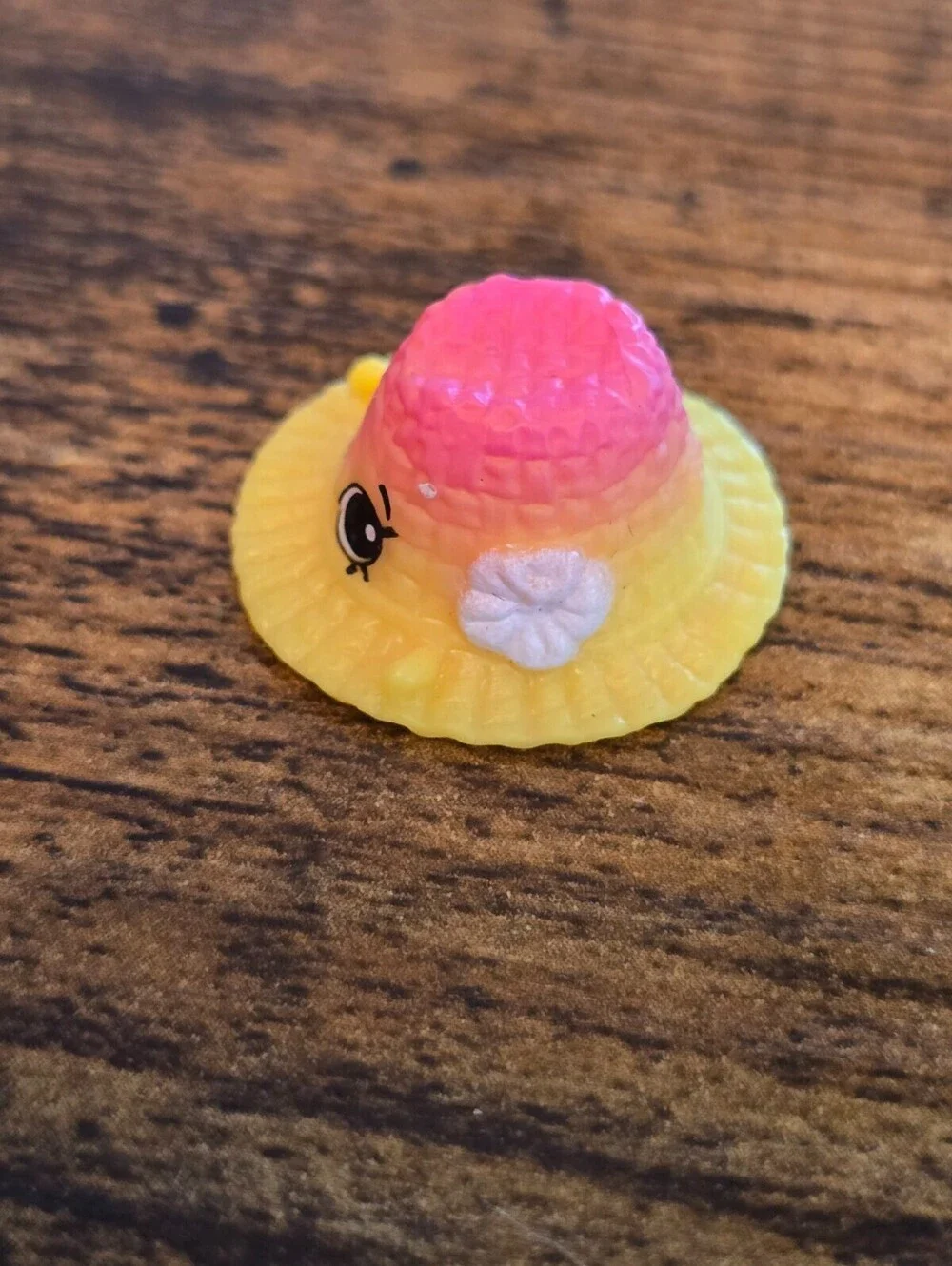 Shopkins Season 3 figure named Hattie Hat